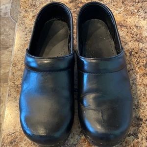 Women’s Dansko clogs